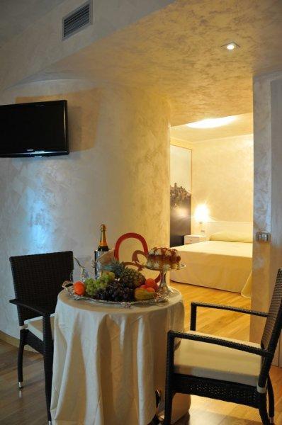 I Rocchi Hotel Tito Esterno foto