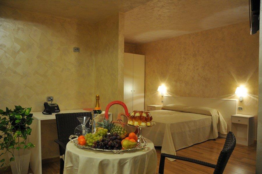 I Rocchi Hotel Tito Esterno foto