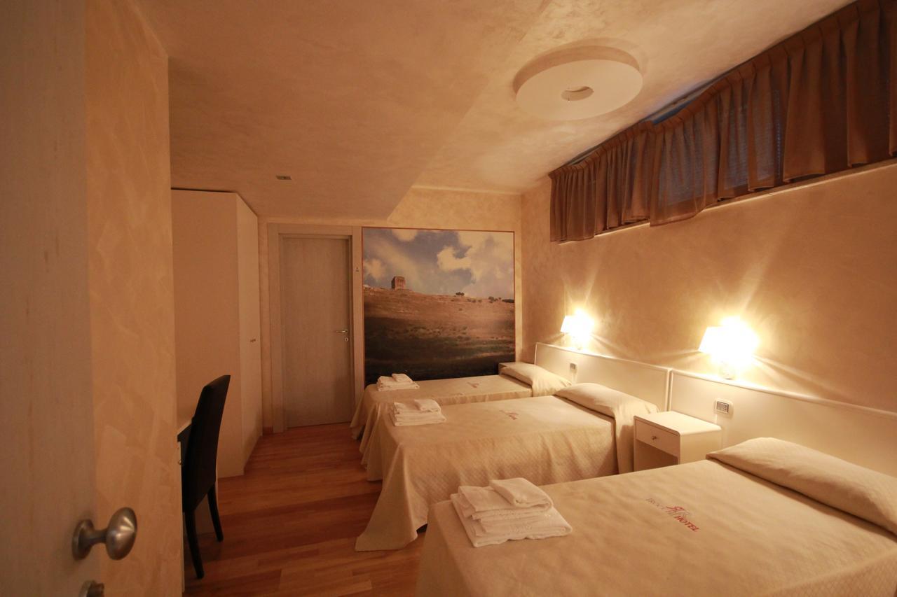 I Rocchi Hotel Tito Esterno foto