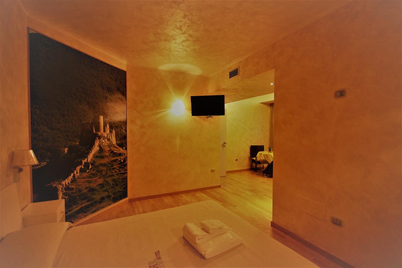 I Rocchi Hotel Tito Esterno foto